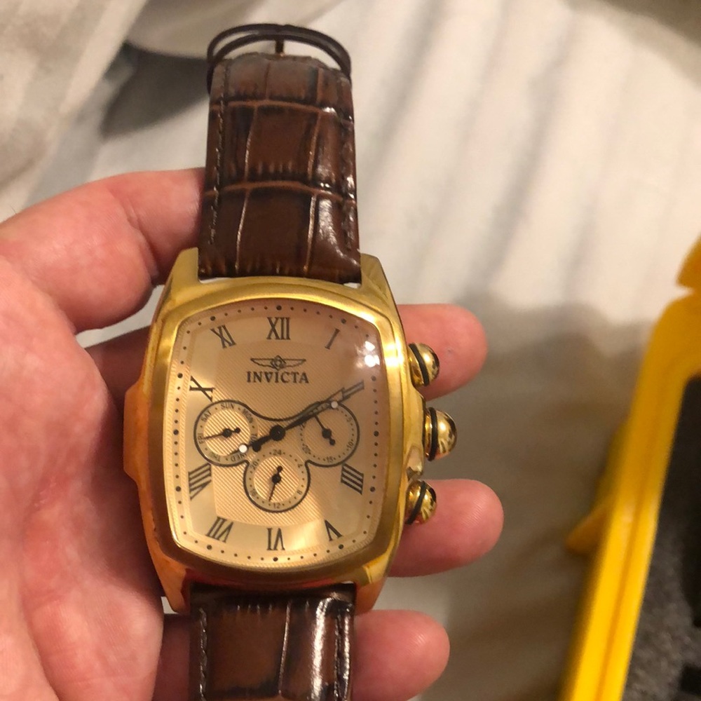 Men’s Invicta Lupah with five leather straps